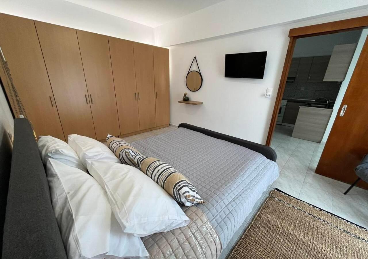 Swallow'S Nest Apartment Paradisi  Exterior photo