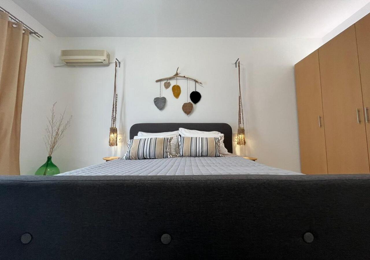 Swallow'S Nest Apartment Paradisi  Exterior photo