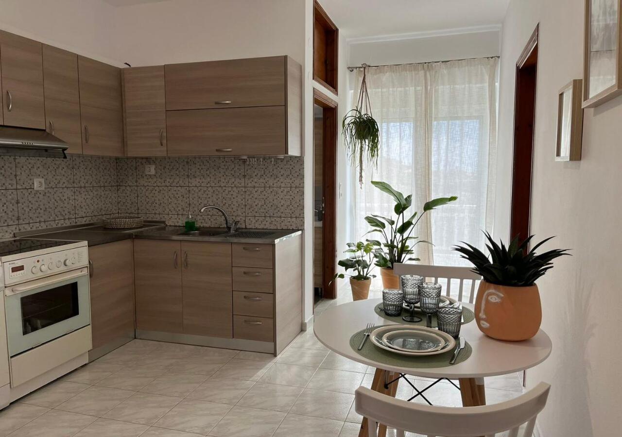 Swallow'S Nest Apartment Paradisi  Exterior photo
